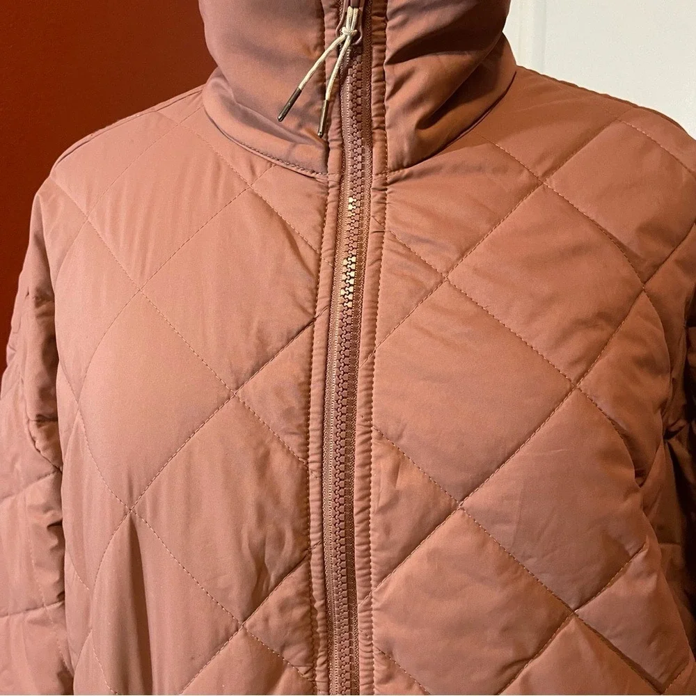 Vuori Women's Echo Insulated‎ Quilted Full Zip Maeve Terracotta Bomber Jacket
